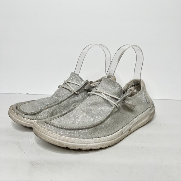 Hey Dude Wendy Stretch Sparkling White Silver Loafers Size 8 Women’s - Picture 1 of 5